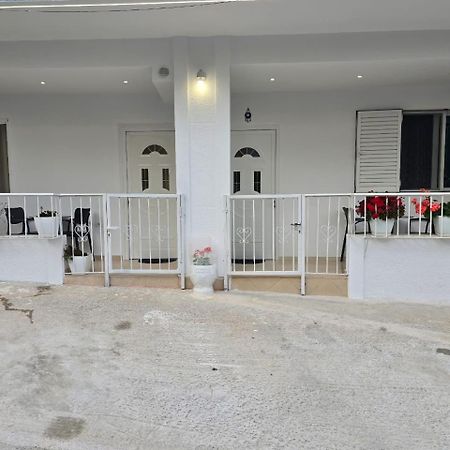 Aila Apartment Sarandë Exterior foto